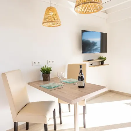 Appart4 Pers Clim Parking Piscine Apartmán *